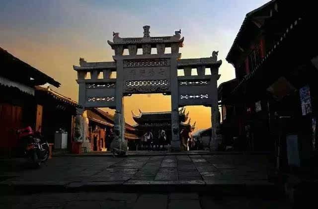 机智问答网页——电脑哪里看操作系统的独家解答